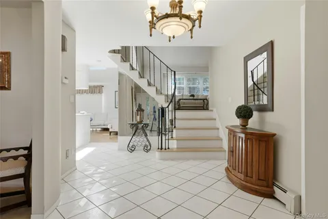 $749,000 | 3 King Avenue, Melville, NY 11747