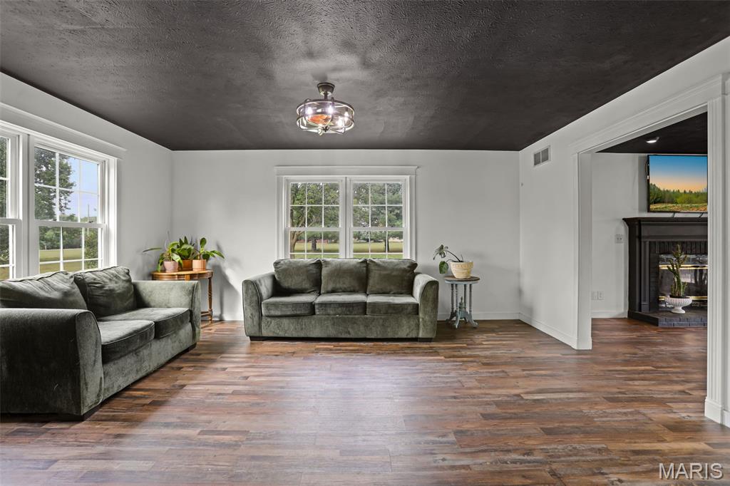 16519 Conrad Road Brighton, IL 62012 - Photo 5 of 33 Gallery Image 5