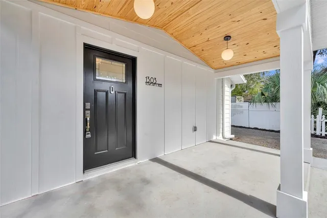 $449,975 | 1303 Stowe Avenue, Mount Dora, FL 32757