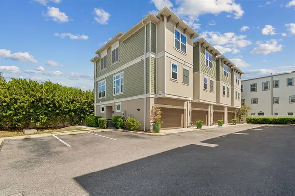 $4,250 | 426 South Lincoln Avenue, Tampa, FL 33609