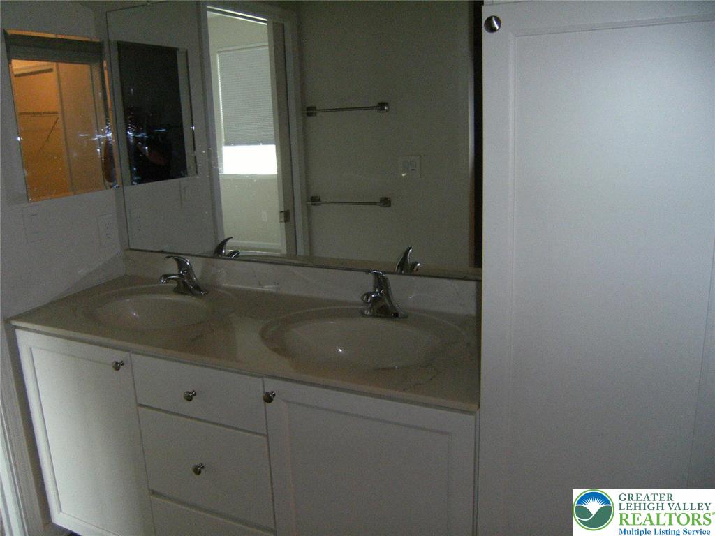 4088 Eveningstar Road Emmaus, PA 18049 - Photo 34 of 78