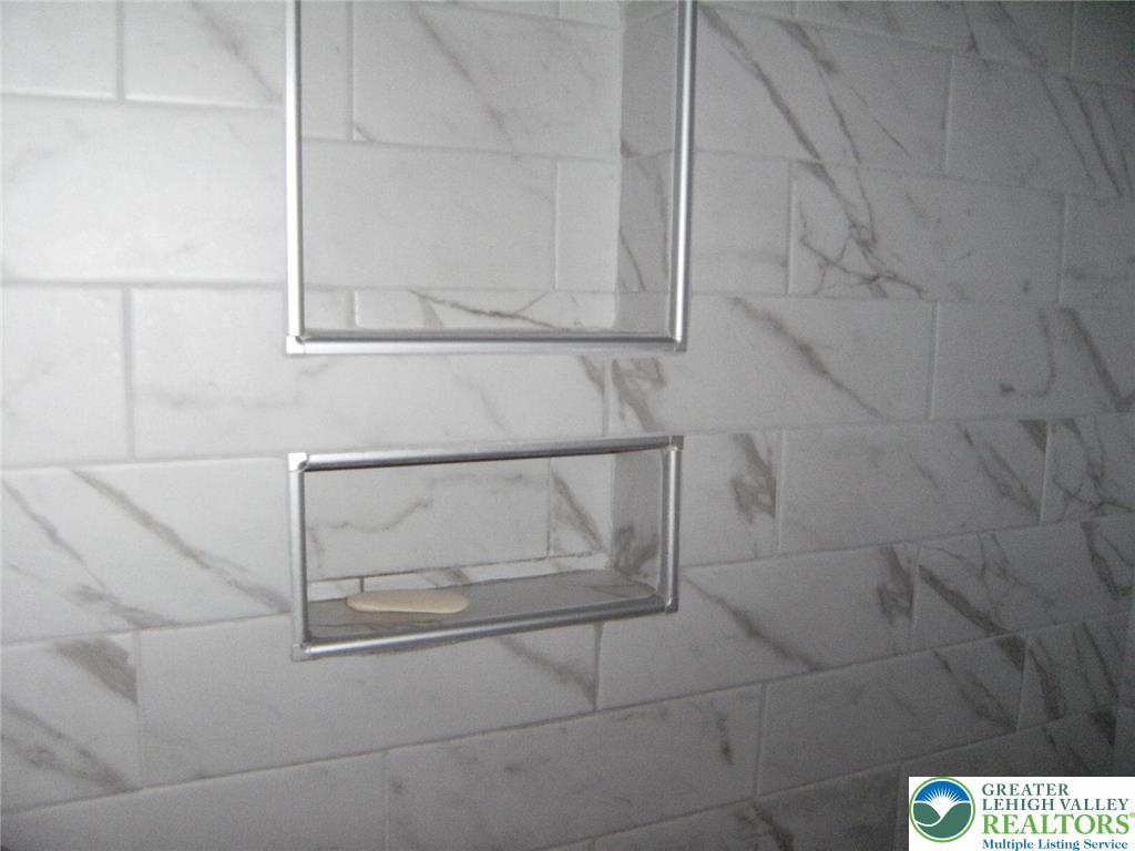 4088 Eveningstar Road Emmaus, PA 18049 - Photo 36 of 78 a bathroom with a bathtub