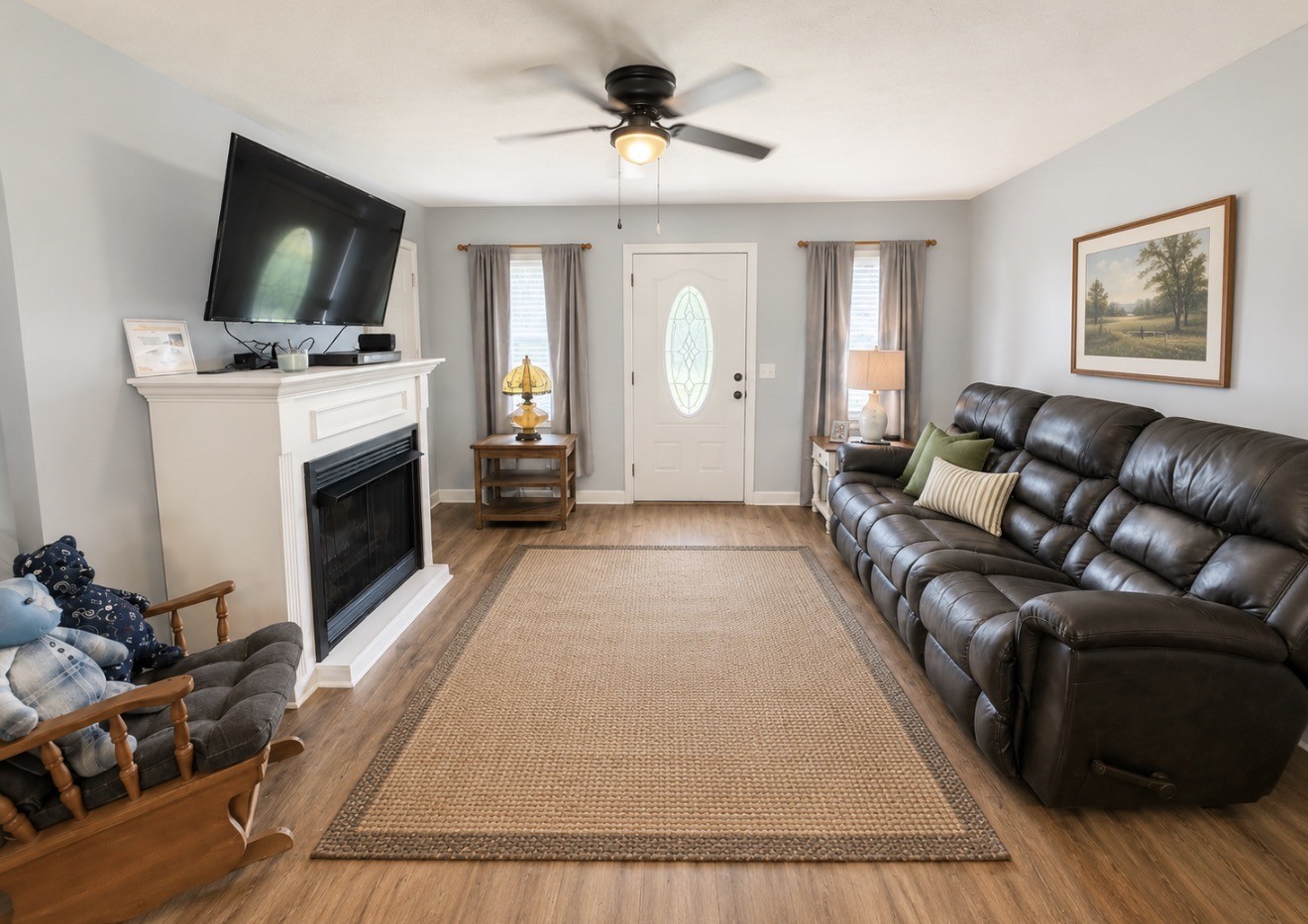 153 Henry Harris Road Westmoreland, TN 37186 - Photo 5 of 18 a living room with furniture and a flat screen tv