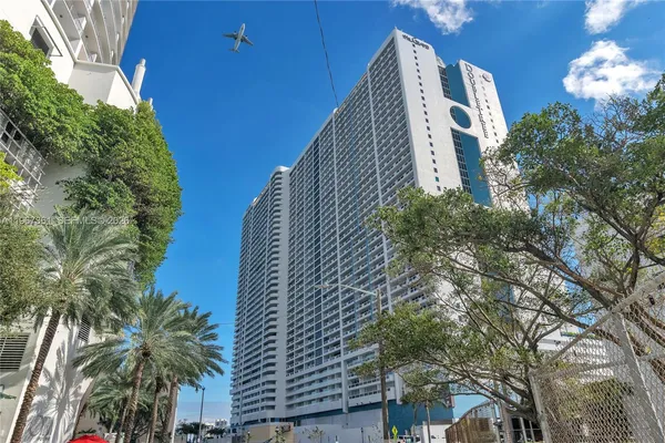 a view of a multi story building