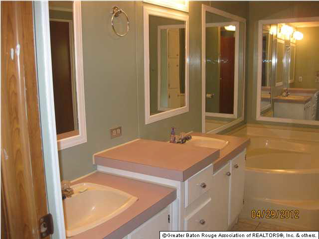 38432 Charleston Road Prairieville, LA 70769 - Photo 5 of 11 Gallery Image 5