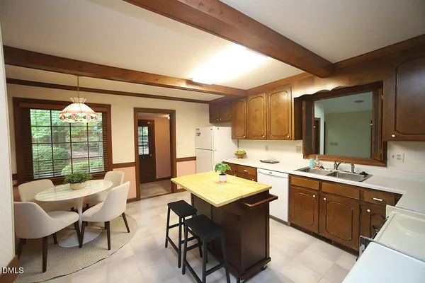 $650,000 | 305 Melanie Lane, Cary, NC 27511
