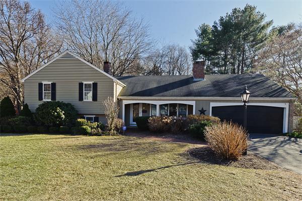 21 Longmeadow Road Hingham, MA 02043 - Photo 1 of 20 Gallery Image 1