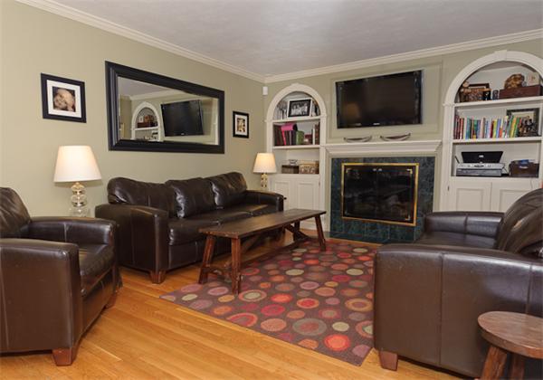 21 Longmeadow Road Hingham, MA 02043 - Photo 3 of 20 Gallery Image 3