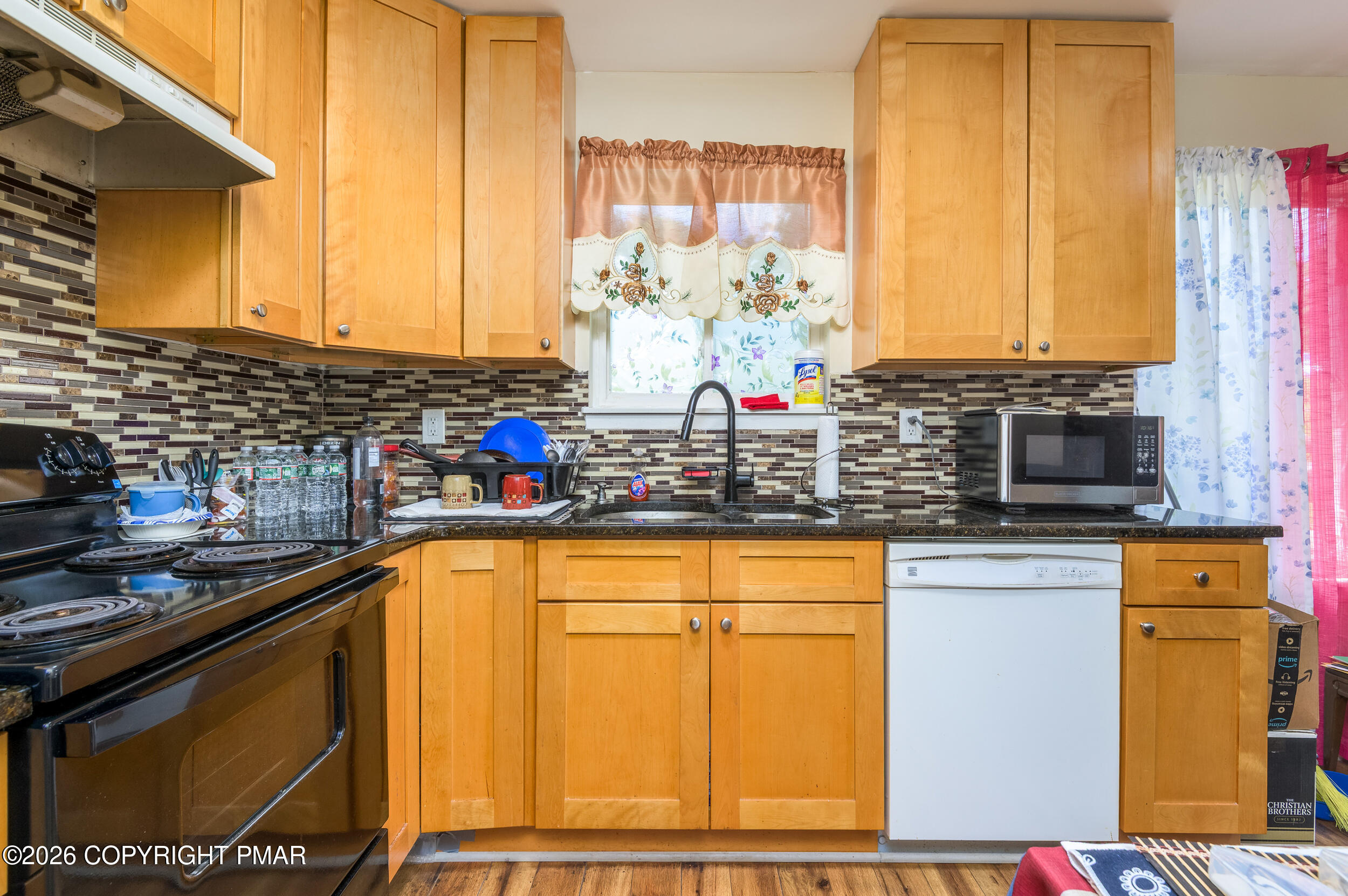 3385 Windermere Drive Bushkill, PA 18324 - Photo 21 of 34 Kitchen
