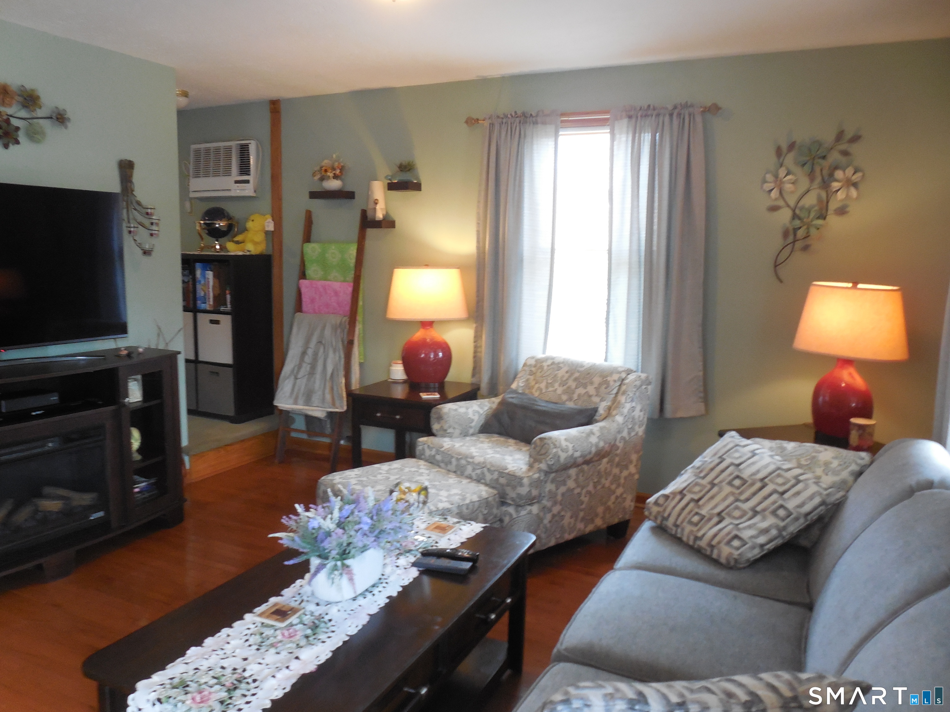 200 Douglas Drive Meriden, CT 06451 - Photo 10 of 24 family room
