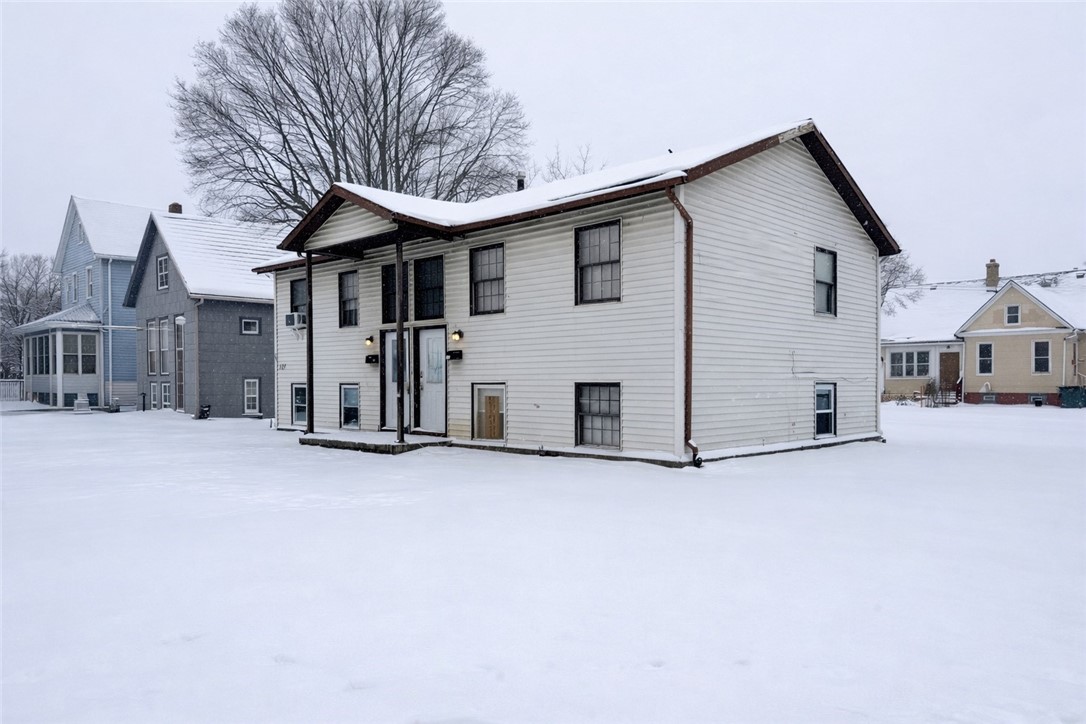 121 Warner Street Rochester, NY 14606 - Photo 2 of 20