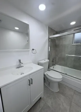 $2,000 | 5160 Las Verdes Circle, Unit 222, Delray Beach, FL 33484