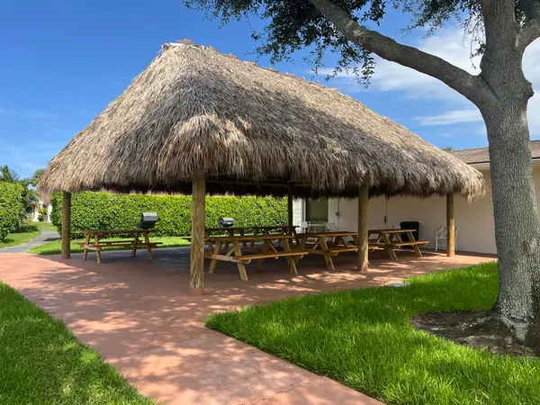 $2,000 | 5160 Las Verdes Circle, Unit 222, Delray Beach, FL 33484