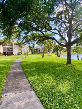 $2,000 | 5160 Las Verdes Circle, Unit 222, Delray Beach, FL 33484