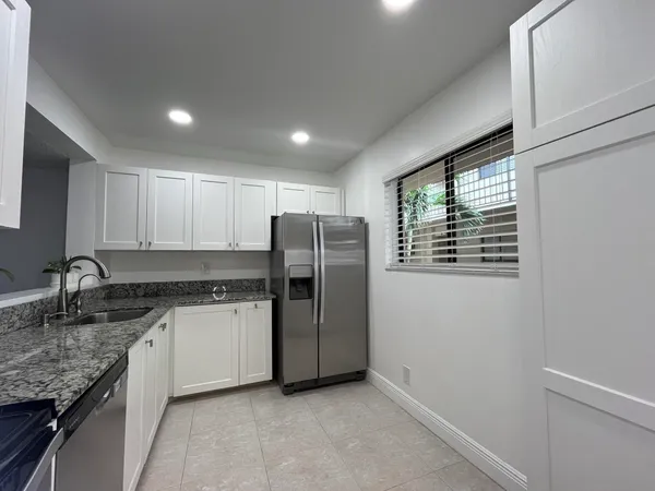 $2,000 | 5160 Las Verdes Circle, Unit 222, Delray Beach, FL 33484