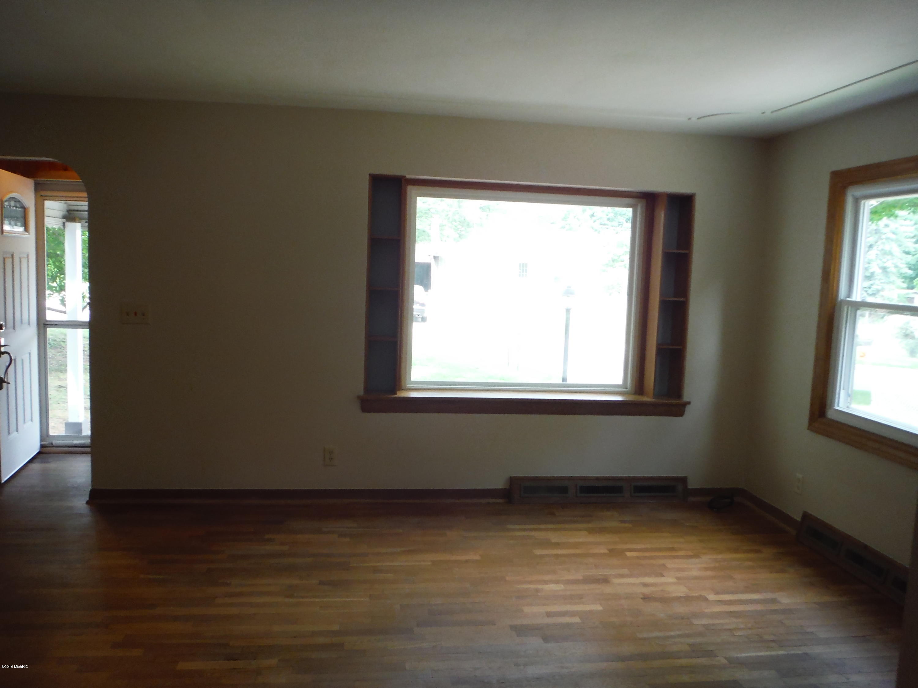 314 North 30th Street Springfield, MI 49037 - Photo 3 of 25 DSCF0694