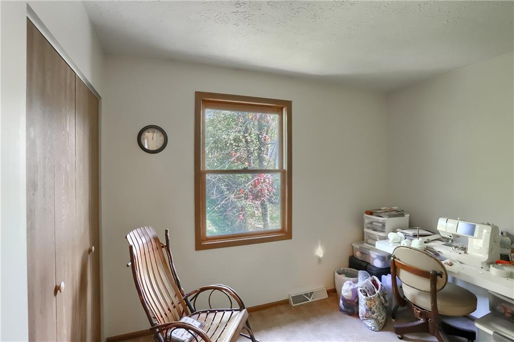 9250 Highland Road Pittsburgh, PA 15237 - Photo 20 of 25 The third bedroom has a large double closet.