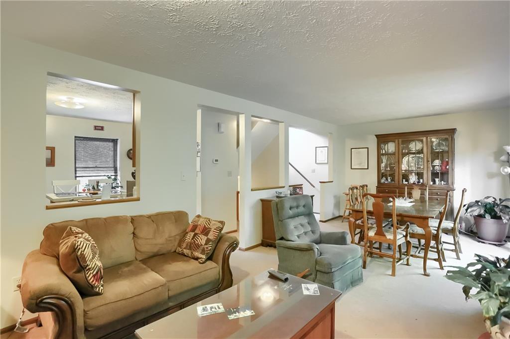 9250 Highland Road Pittsburgh, PA 15237 - Photo 5 of 25 Plenty of room for larger pieces of furniture.