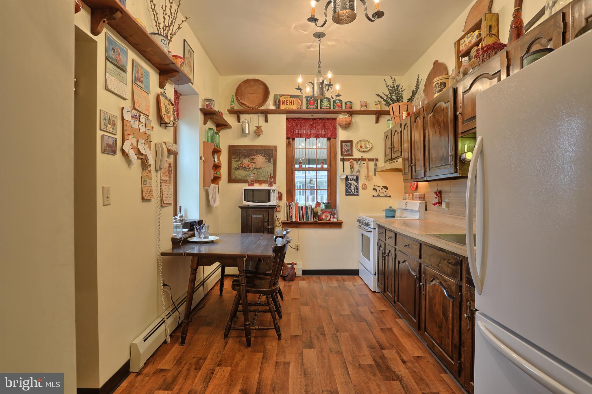 30 Deck Road Richland, PA 17087 - Photo 14 of 59 Laminate floor in kitchen