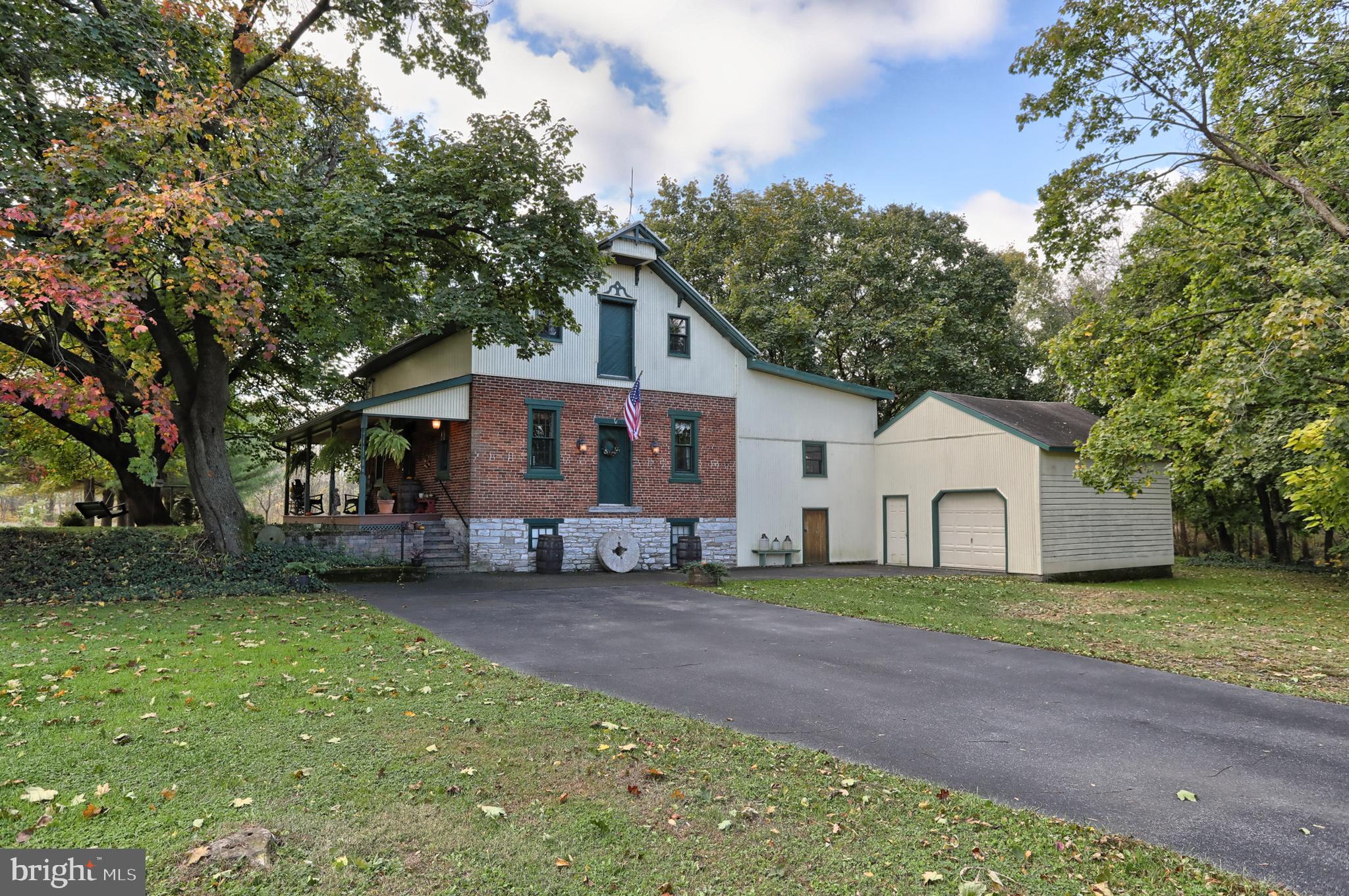30 Deck Road Richland, PA 17087 - Photo 54 of 59 Plenty of extra parking in the driveway