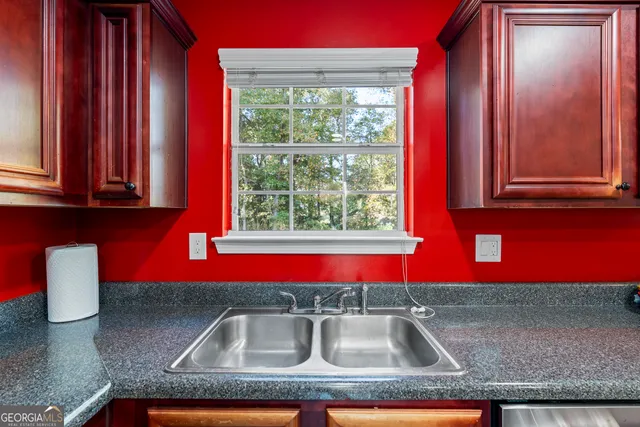 a view of an entryway with a livingroom