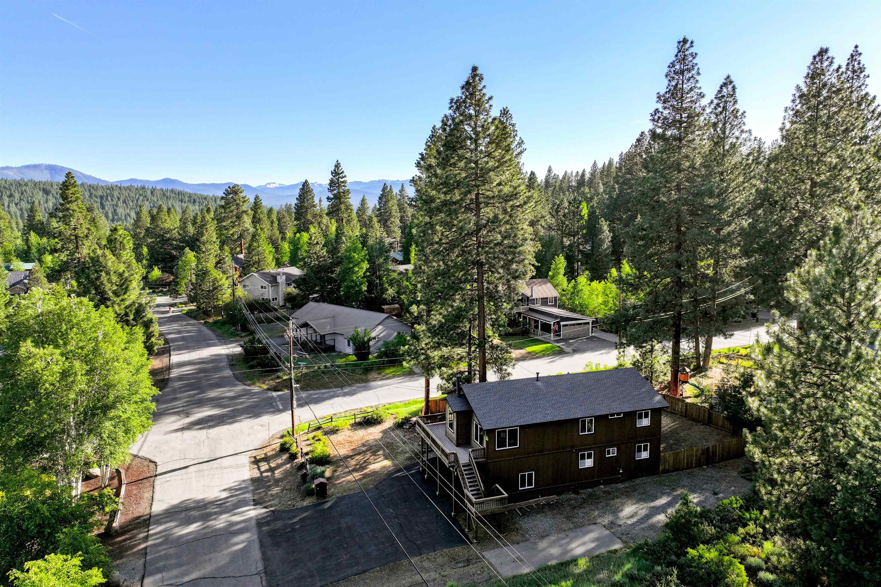 11054 Whitehorse Road Truckee, CA 96161 - Photo 3 of 28