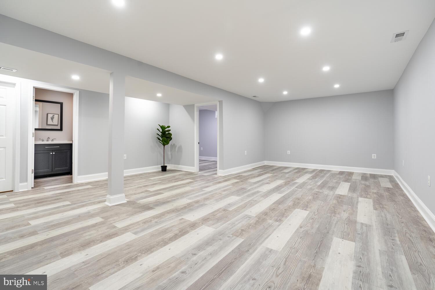 9020 Moonstone Road Baltimore, MD 21236 - Photo 26 of 30 a view of a livingroom with a furniture