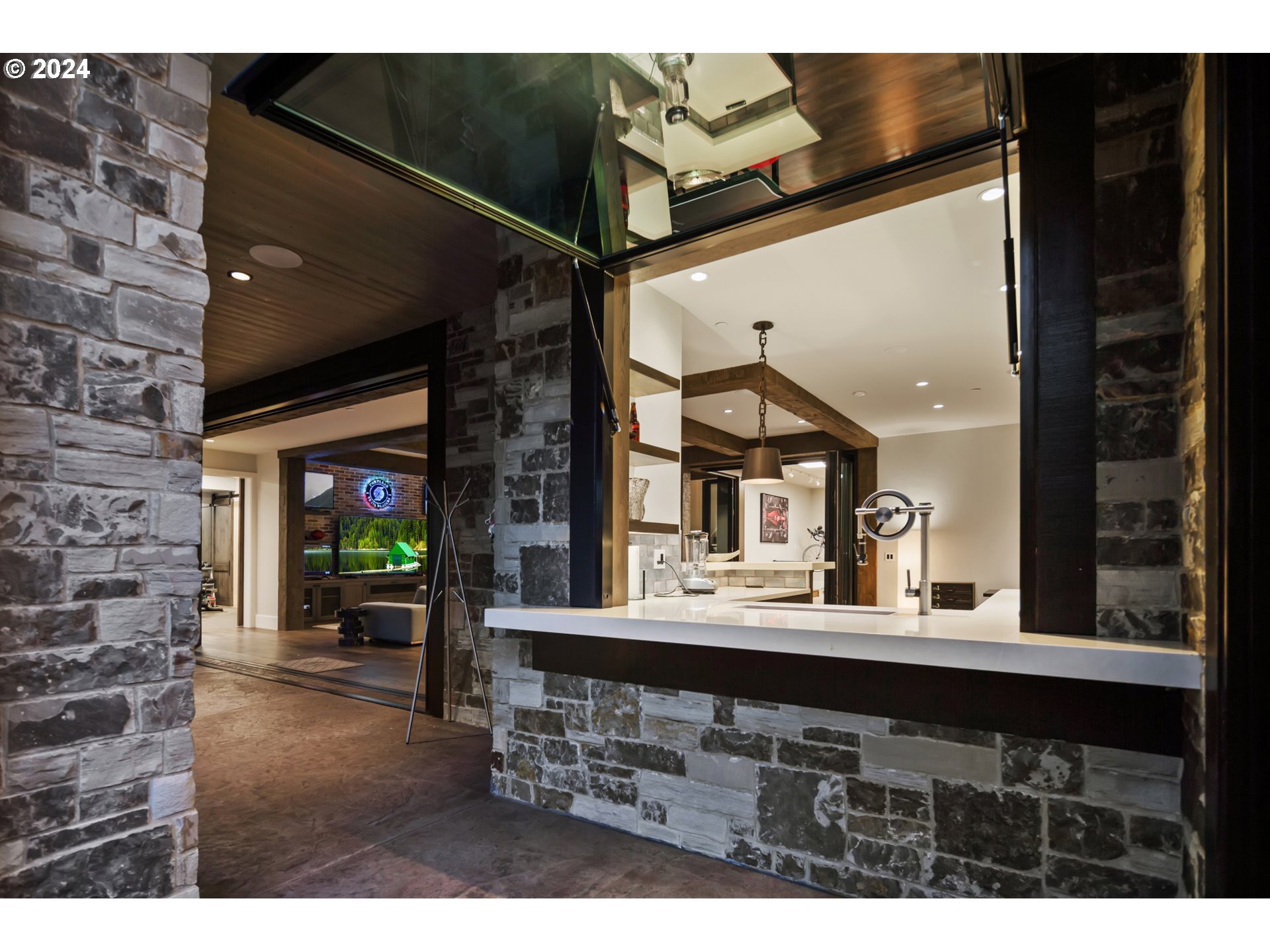 1810 North Shr Road Lake Oswego, OR 97034 - Photo 41 of 47 Gallery Image 41