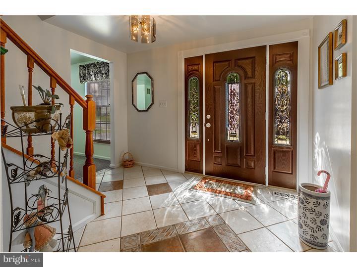 19 Ross Road Burlington, NJ 08016 - Photo 5 of 24 Foyer