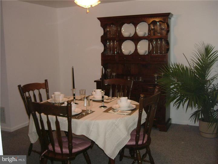 19 Ross Road Burlington, NJ 08016 - Photo 7 of 24 Dining Room