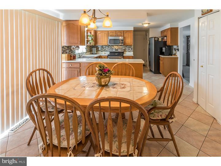 19 Ross Road Burlington, NJ 08016 - Photo 8 of 24 Breakfast Room
