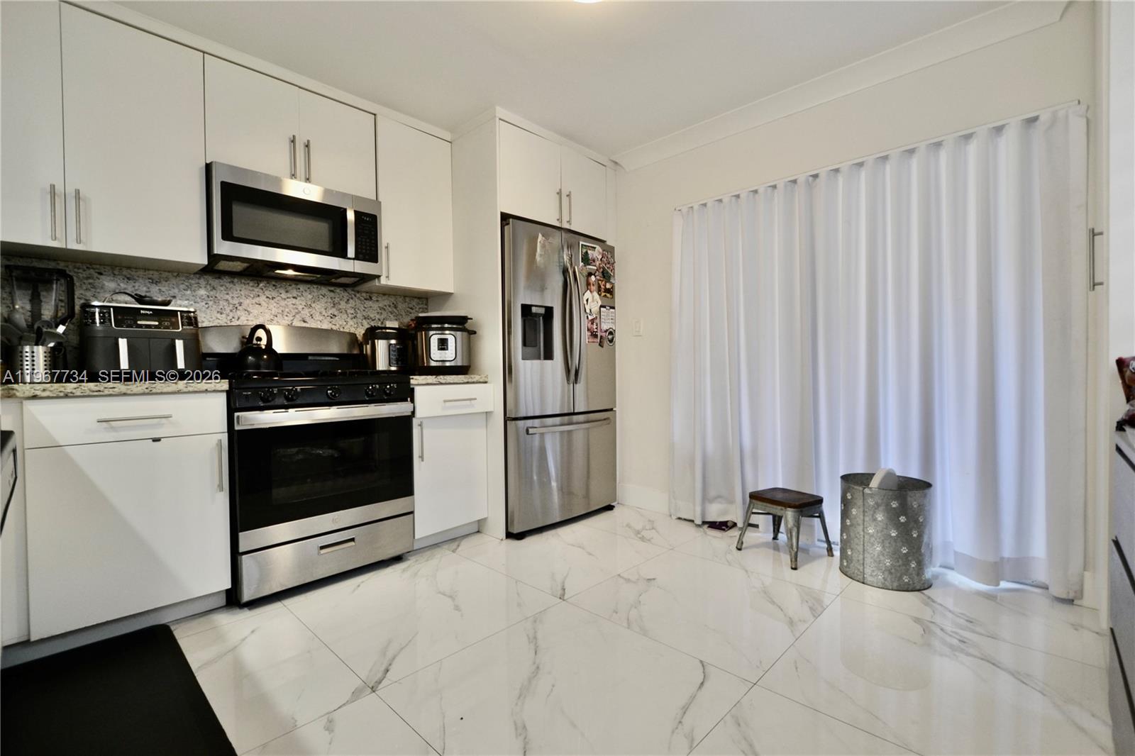 15115 Southwest 109th Street Miami, FL 33196 - Photo 5 of 51