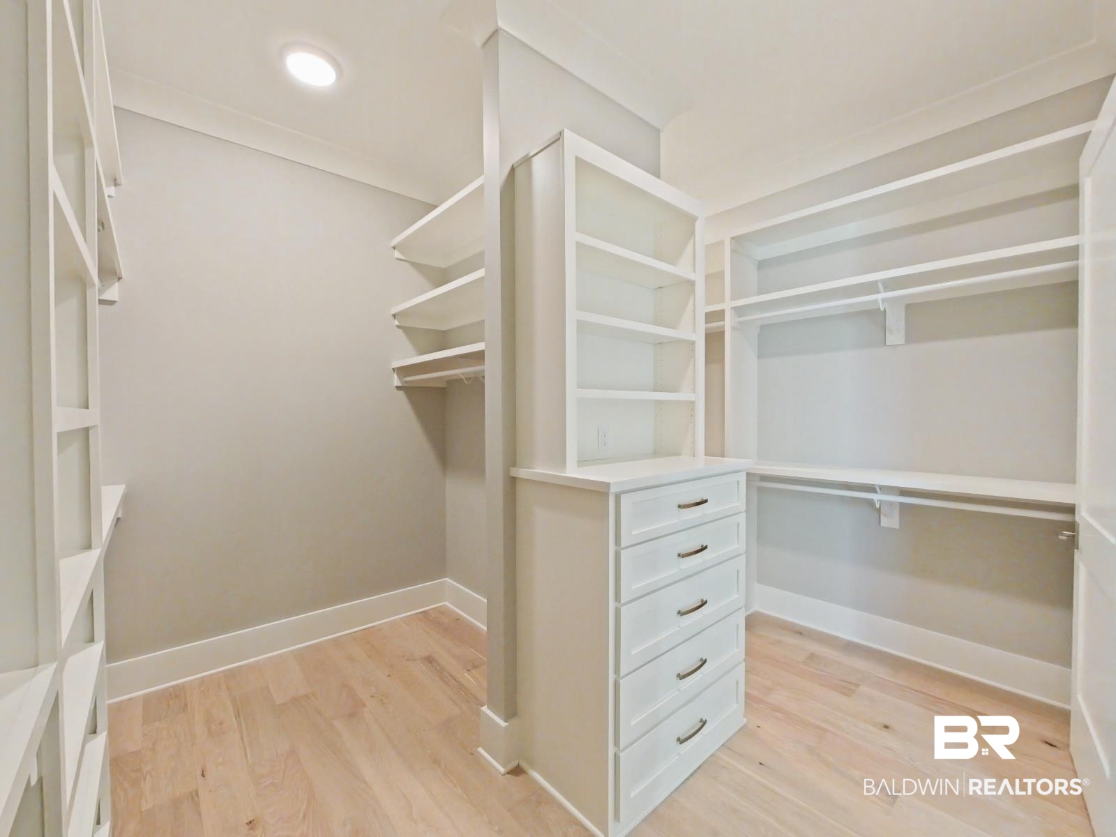 832 Inlet Circle Gulf Shores, AL 36542 - Photo 19 of 36 Primary Closet