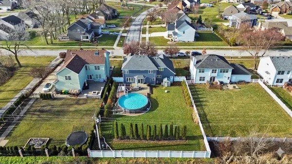 $576,999 | 9925 Whitehall Garden, Munster, IN 46321