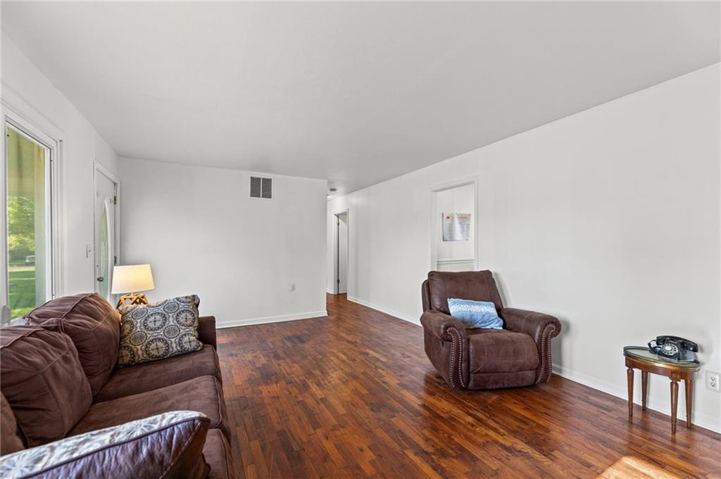 401 South Madison Street Spring Hill, KS 66083 - Photo 5 of 24