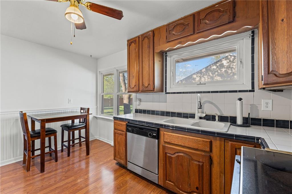 401 South Madison Street Spring Hill, KS 66083 - Photo 9 of 24