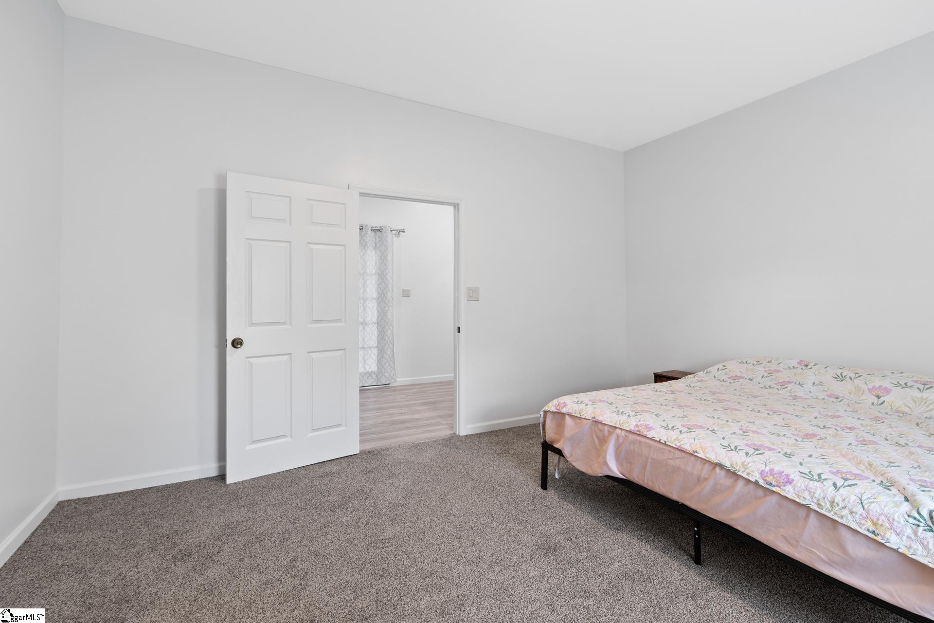 904 West Hampton Street Laurens, SC 29360 - Photo 18 of 35