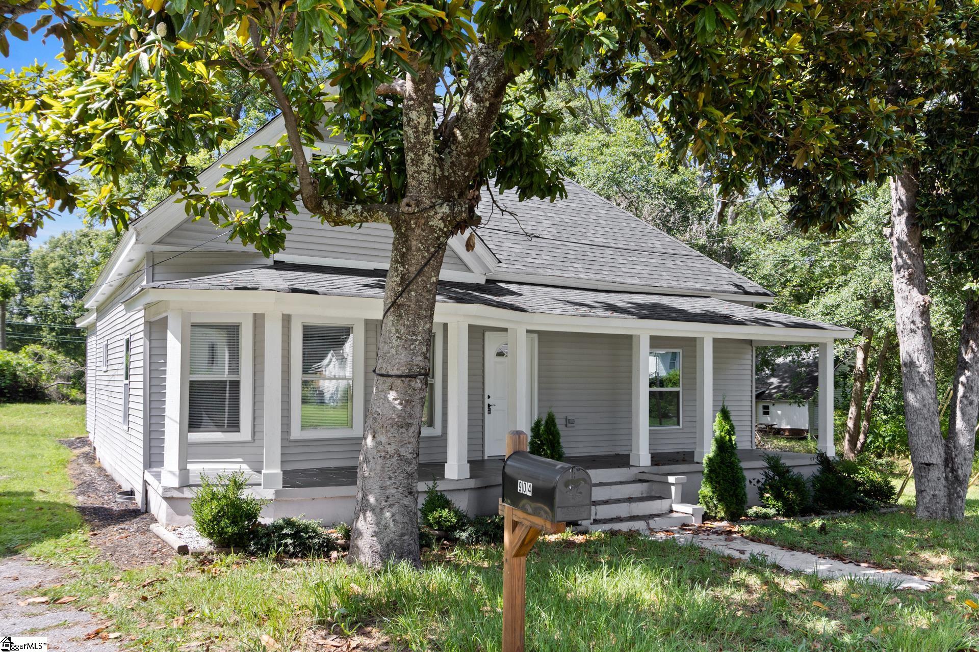 904 West Hampton Street Laurens, SC 29360 - Photo 2 of 35