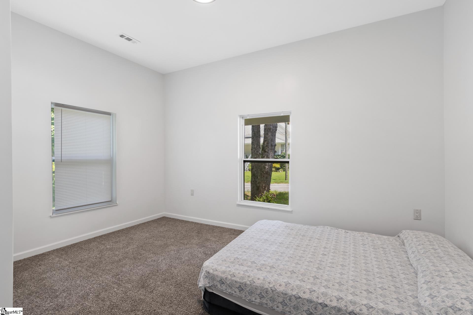904 West Hampton Street Laurens, SC 29360 - Photo 22 of 35
