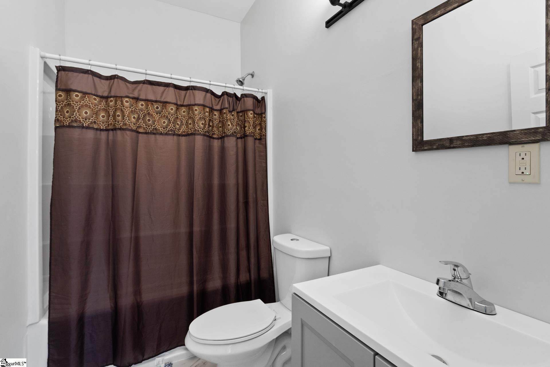 904 West Hampton Street Laurens, SC 29360 - Photo 26 of 35
