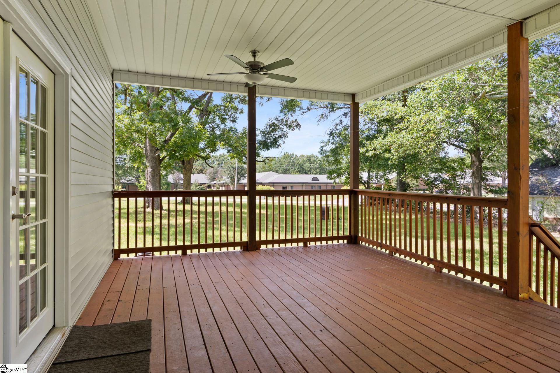 904 West Hampton Street Laurens, SC 29360 - Photo 31 of 35