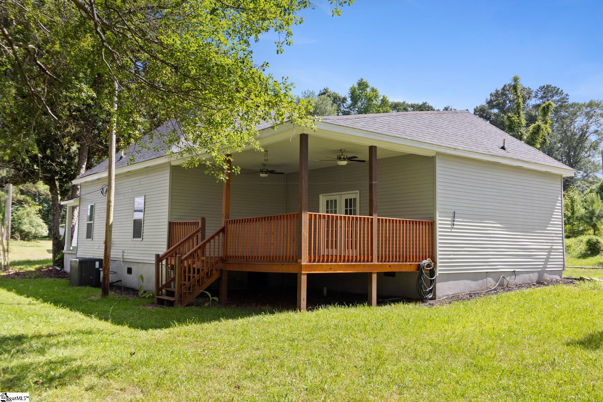904 West Hampton Street Laurens, SC 29360 - Photo 33 of 35
