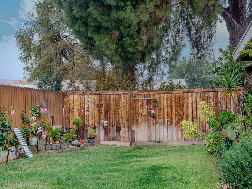 9413 Garfield Street Riverside, CA 92503 - Photo 10 of 33 a view of a garden