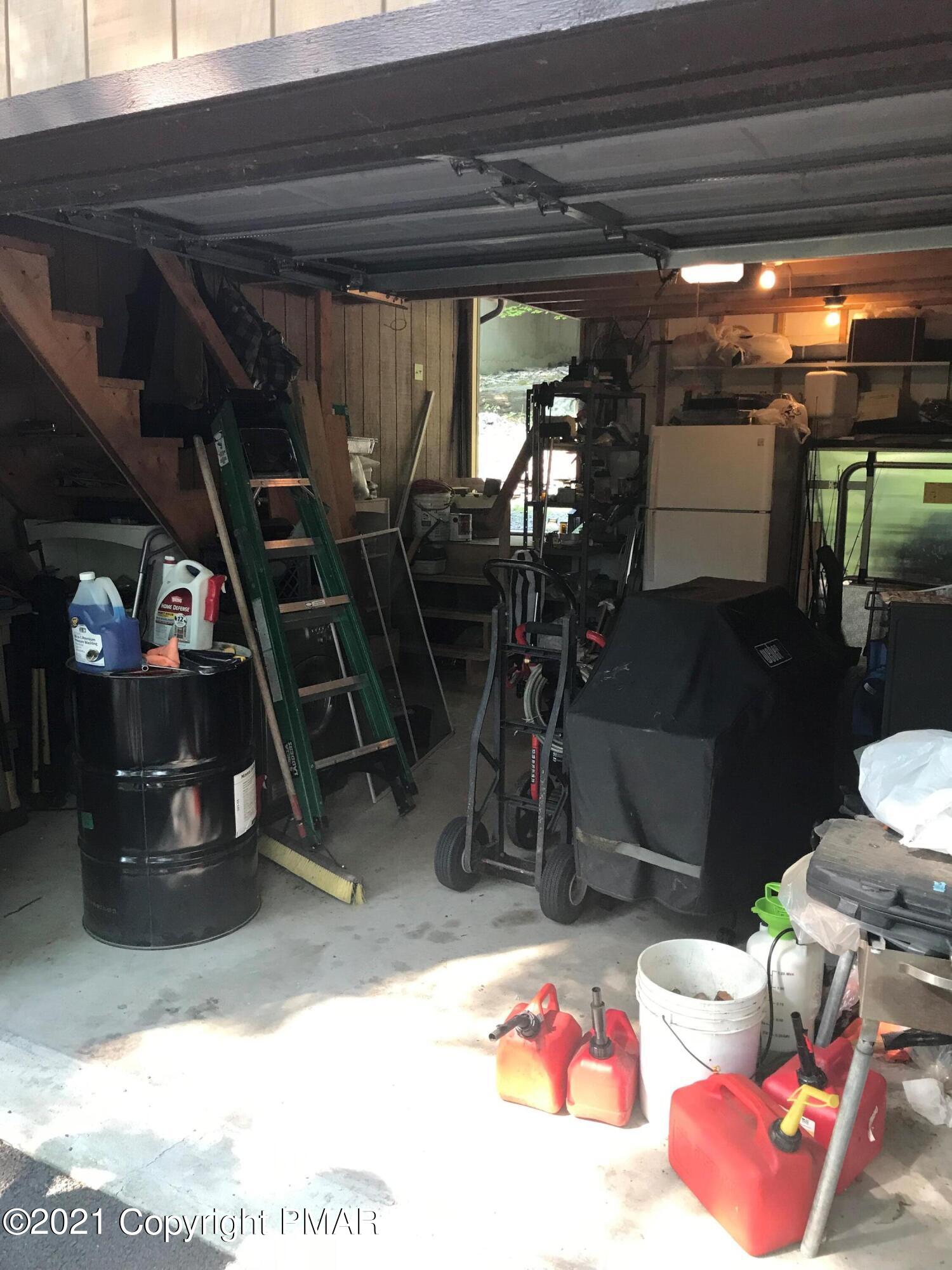 716 Dundee Road Bushkill, PA 18324 - Photo 35 of 38 a view of a room with gym equipment