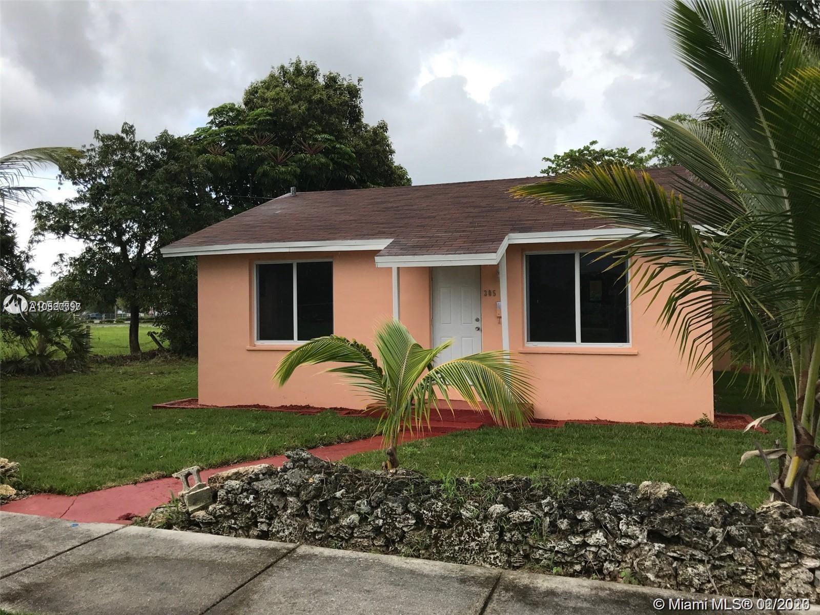 305 Northeast 1st Road Homestead, FL 33030 - Photo 2 of 32