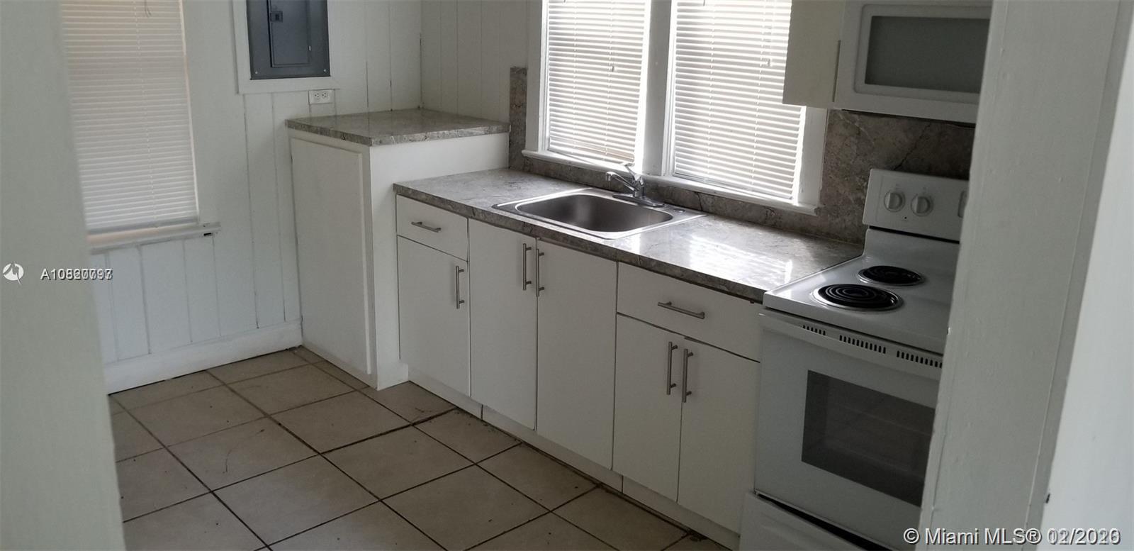 305 Northeast 1st Road Homestead, FL 33030 - Photo 15 of 32