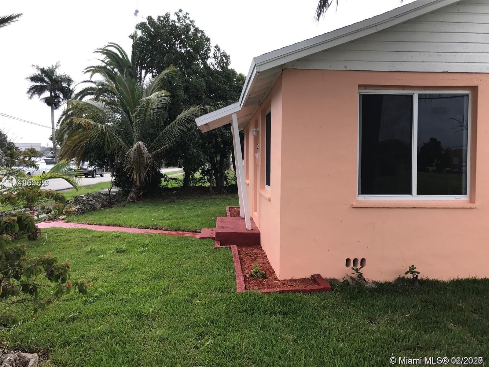 305 Northeast 1st Road Homestead, FL 33030 - Photo 5 of 32