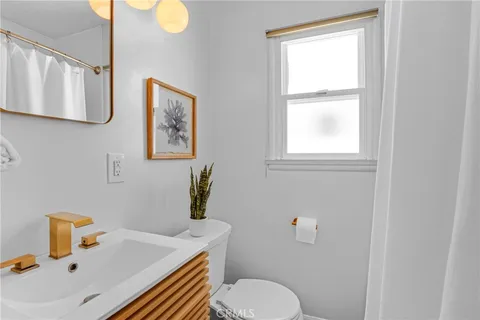 $2,690,000 | 424 South Meadows Avenue, Manhattan Beach, CA 90266