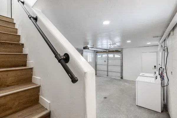 a view of entryway and hall