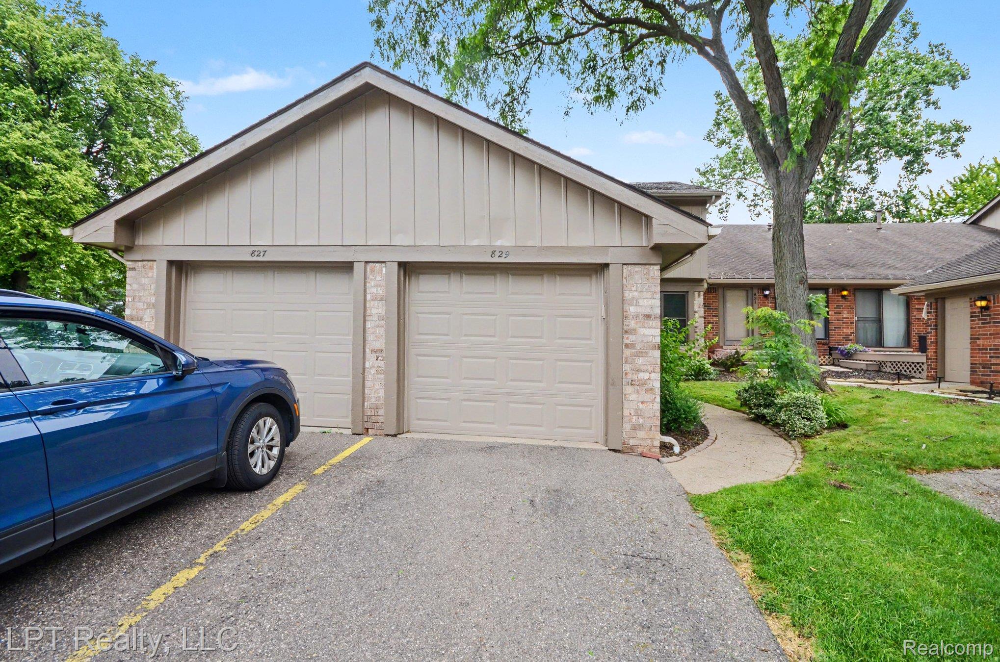 829 Langdon Court Rochester, MI 48307 - Photo 2 of 31 002_file_4899.jpg